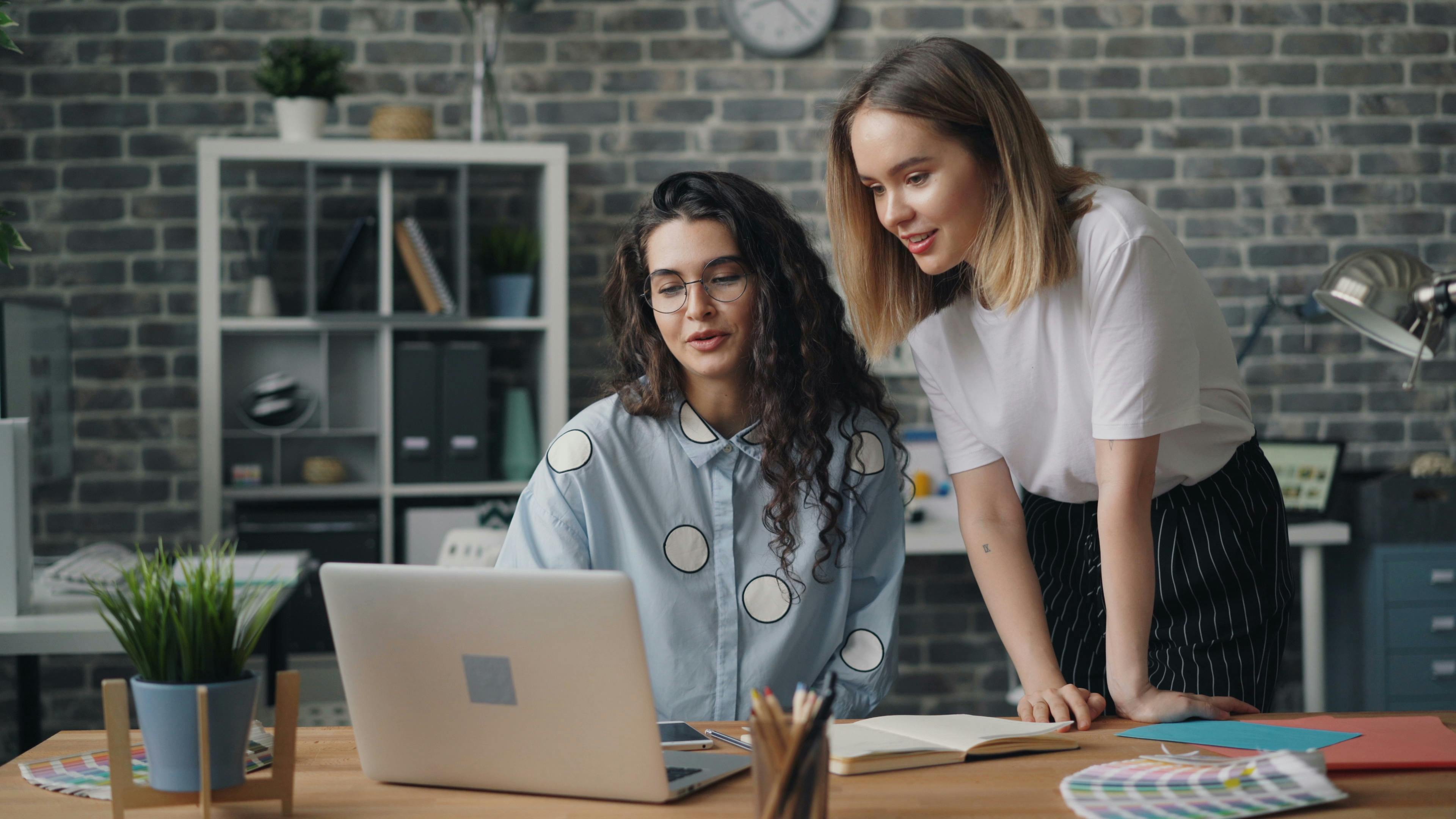 Manager interacting with AI assistant